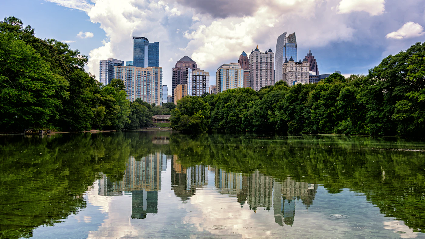 Lake Clara Meer and the Midtown Atlanta skyline in Piedmont Park